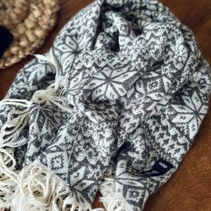 Indigo Geometric Knit Scarf in Grey and White